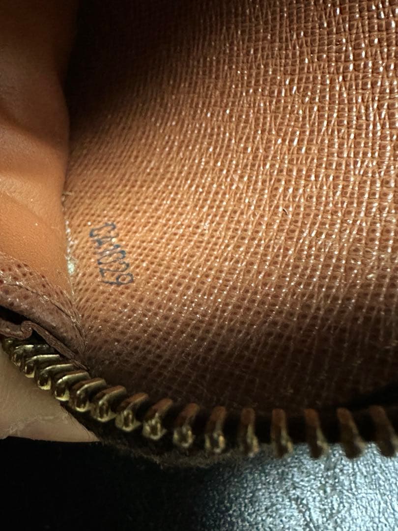 【訳あり】正規品 ルイヴィトン モノグラム 長財布 M60017 ファスナー不良