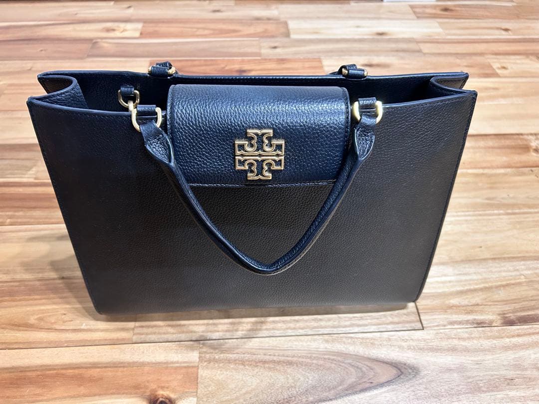 トリーバーチのブリテンコレクション 2way 黒 レザービジネスバッグ