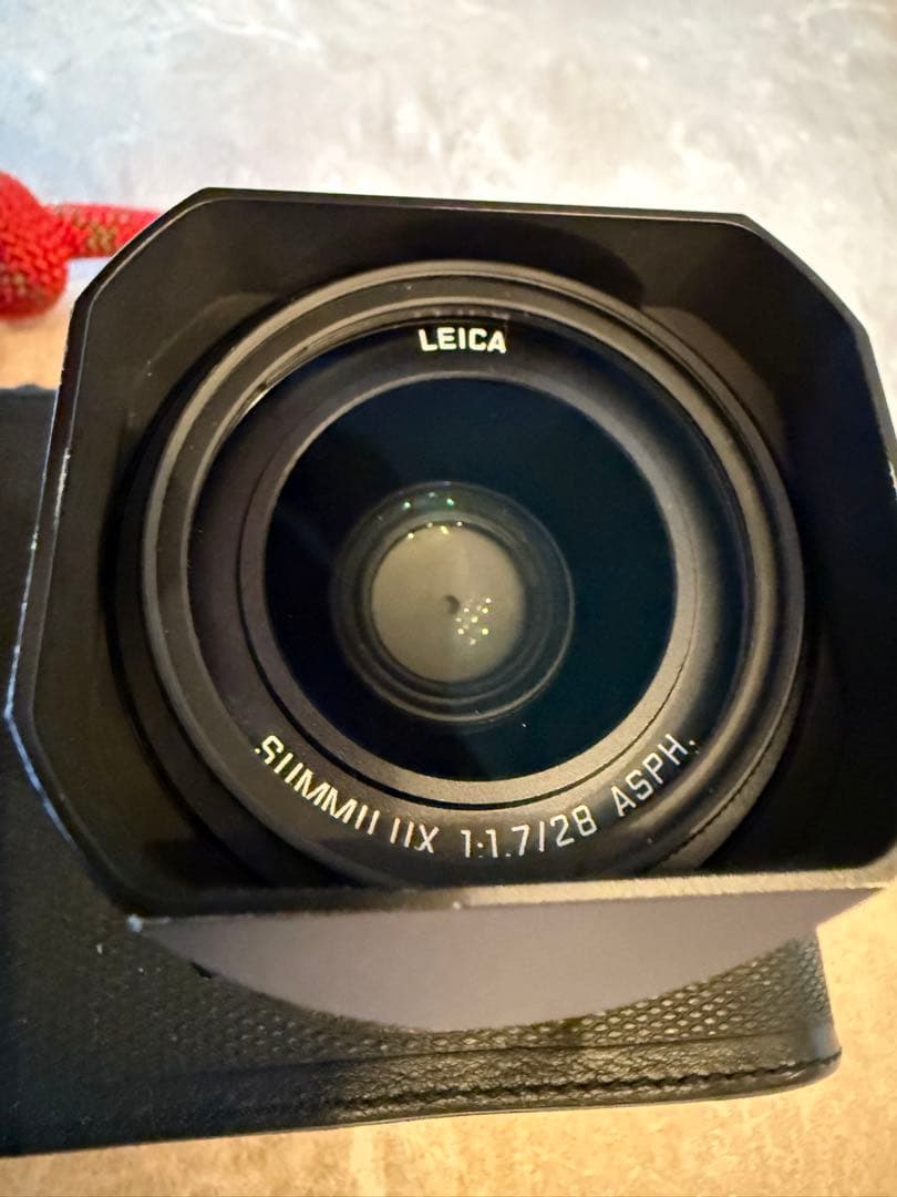 Leica Q コンパクトデジタルカメラ