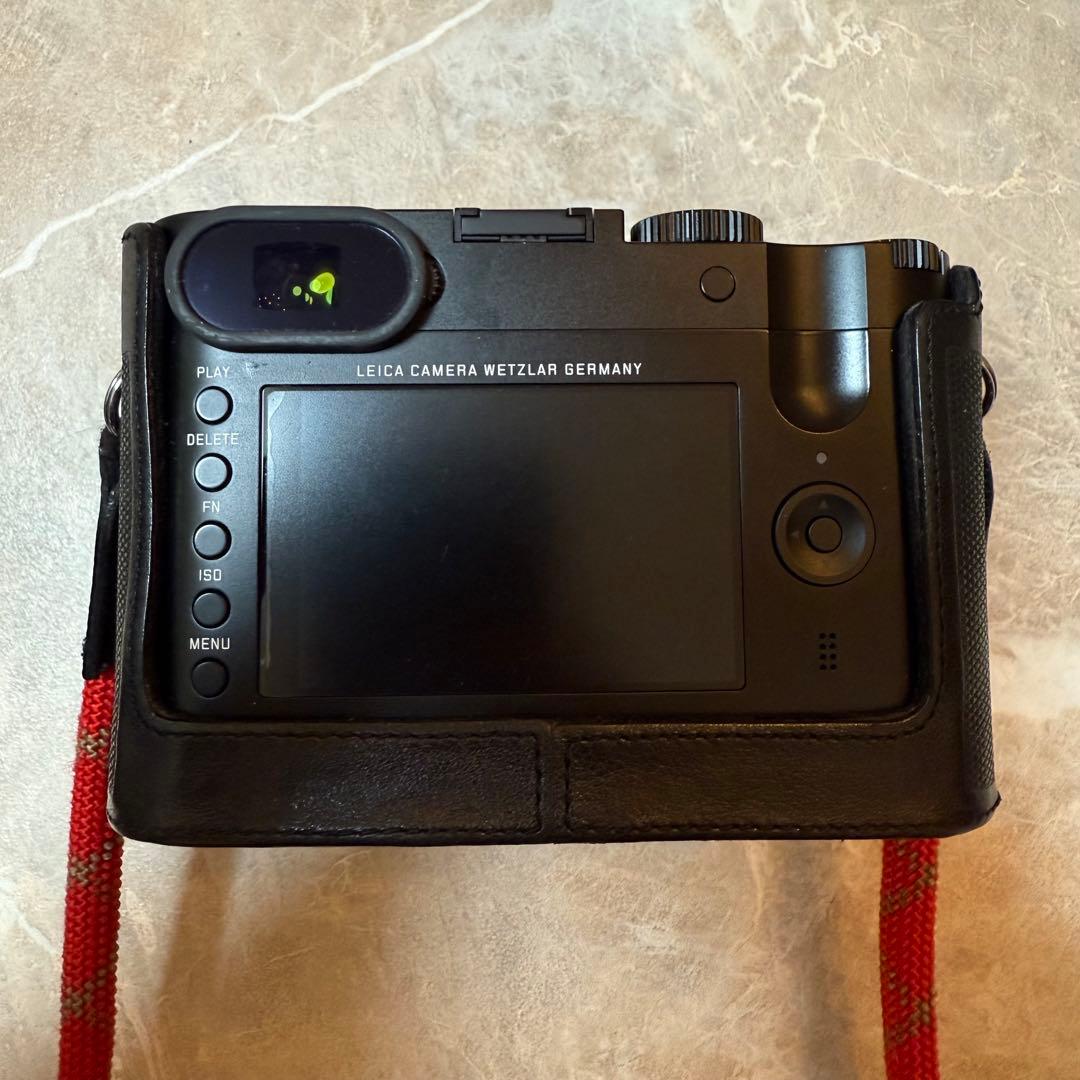 Leica Q コンパクトデジタルカメラ
