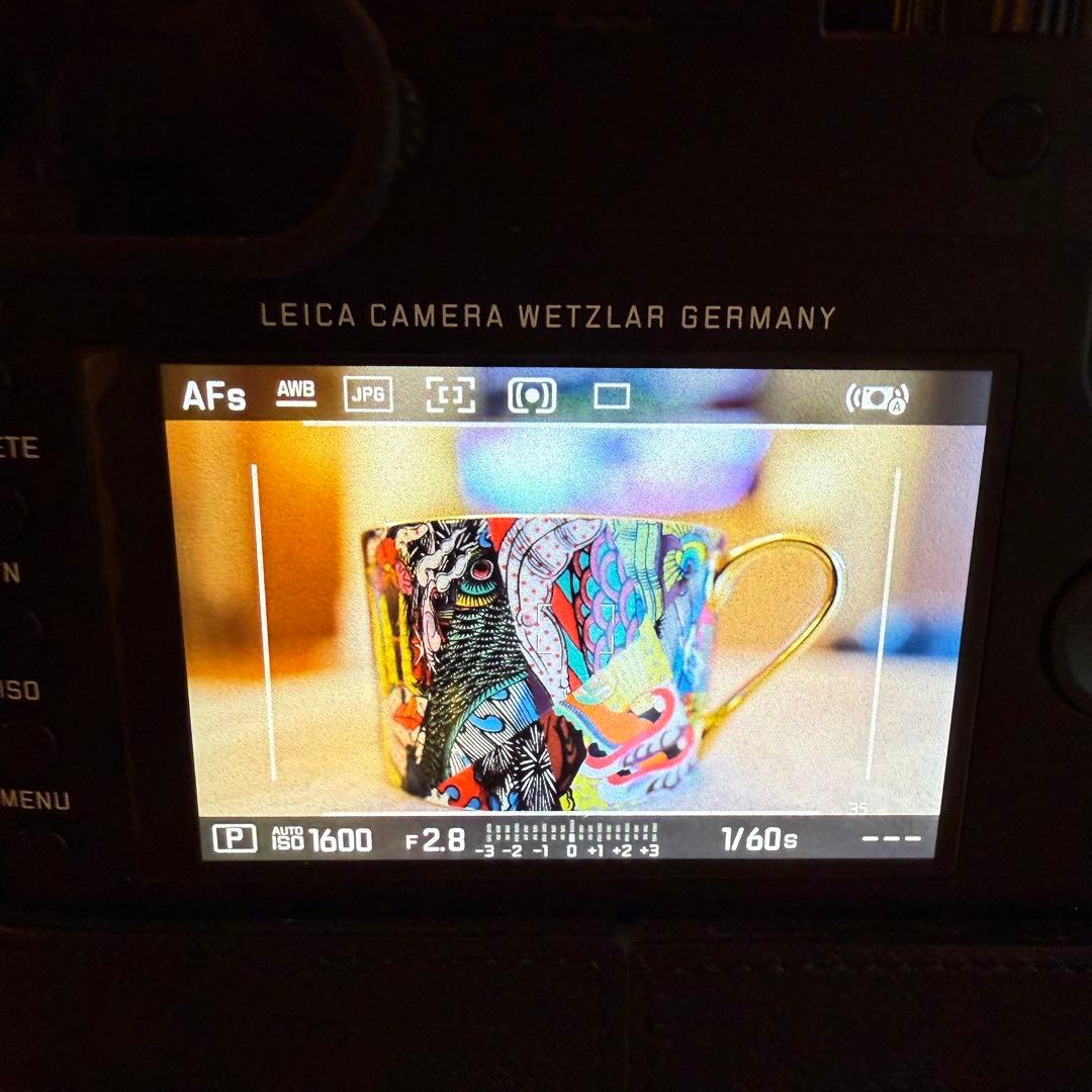 Leica Q コンパクトデジタルカメラ