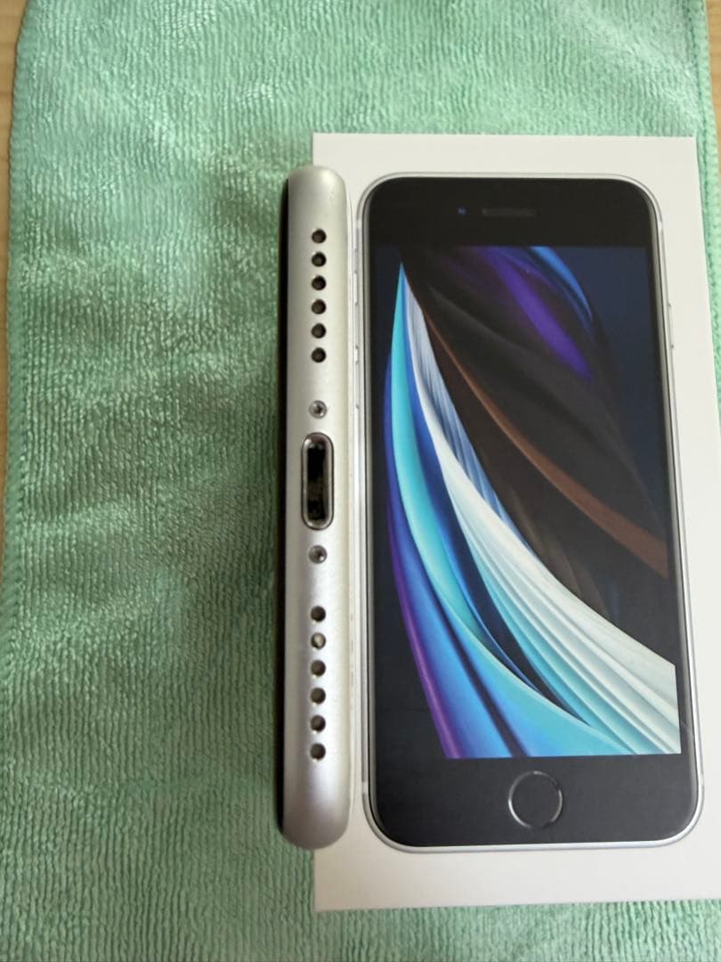iPhone se 第２世代　128GB ホワイト SIMフリー
