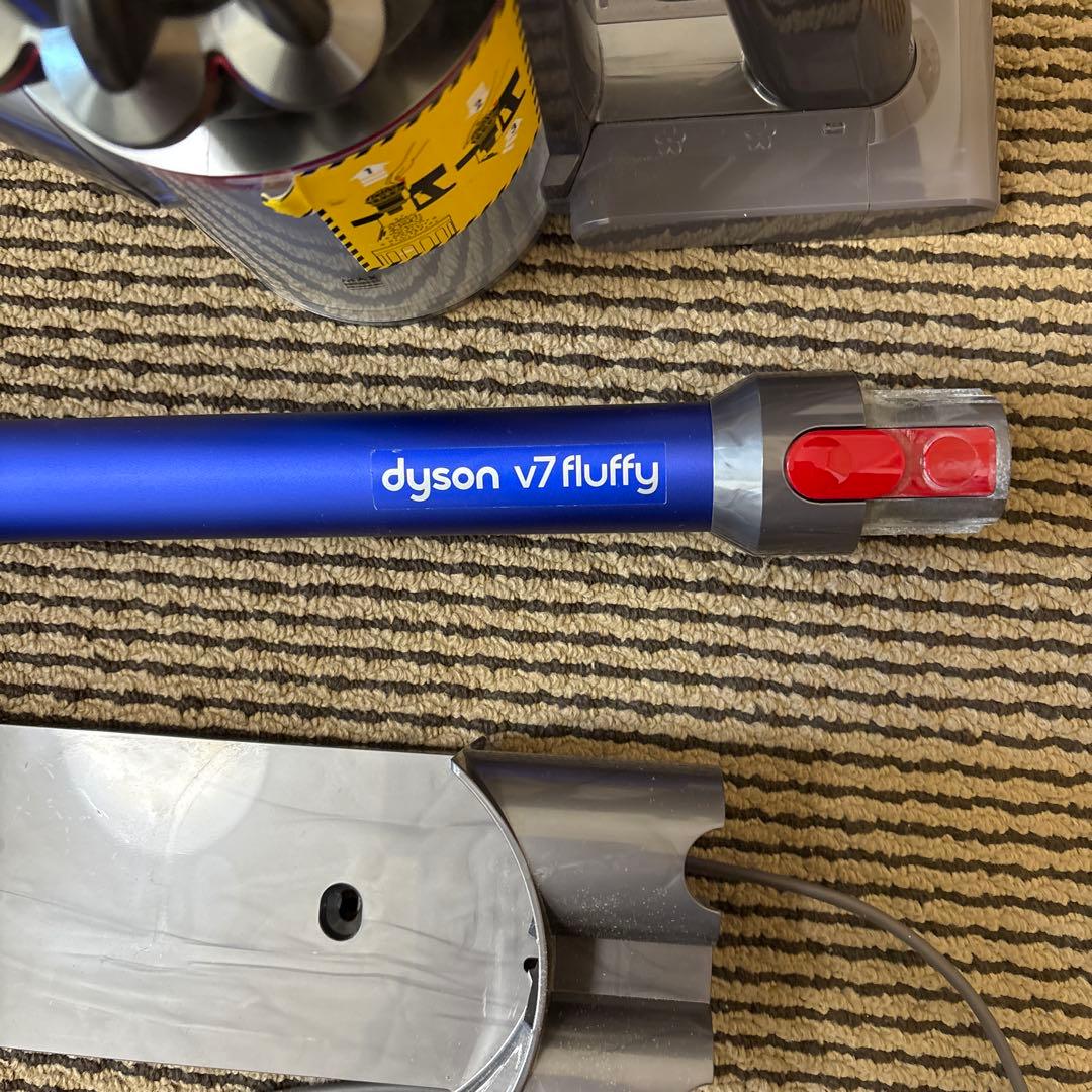 Dyson V7 Fluffy スティッククリーナー