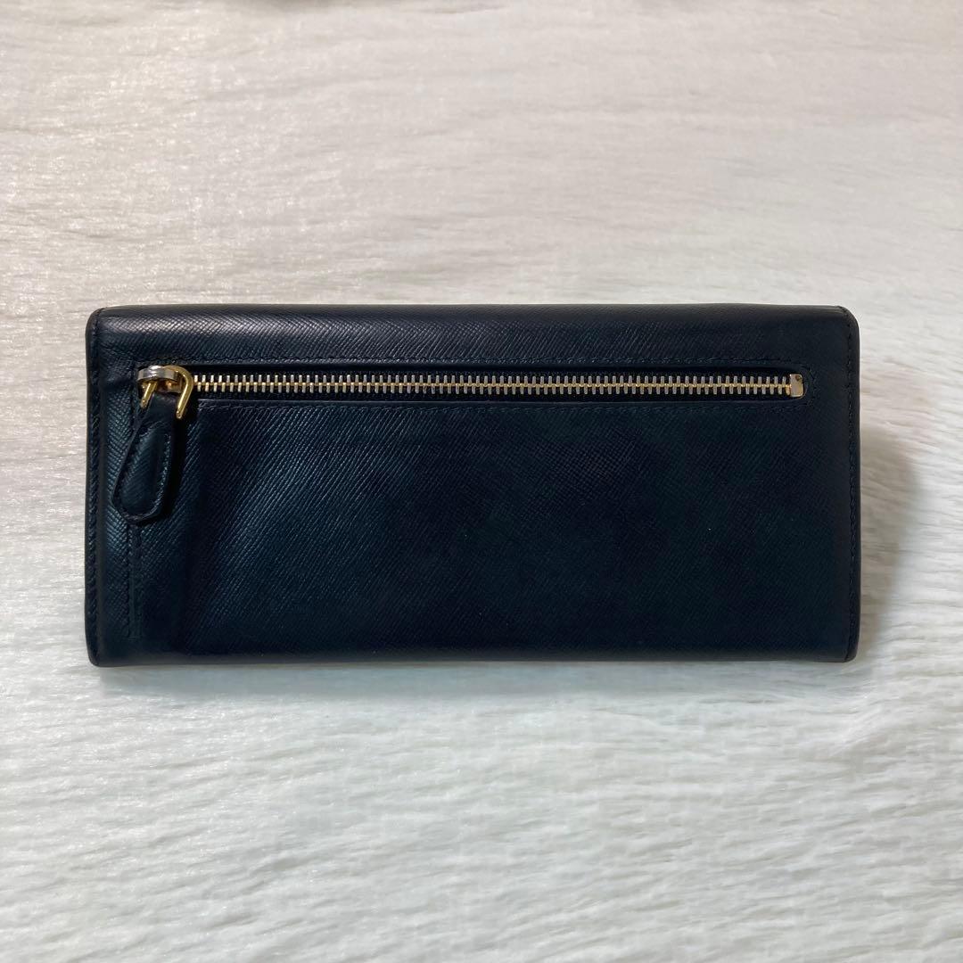 早い者勝ち　PRADA プラダ　二つ折り　ロングウォレット　プレート　黒　大人気