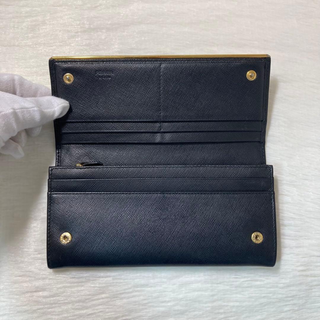 早い者勝ち　PRADA プラダ　二つ折り　ロングウォレット　プレート　黒　大人気