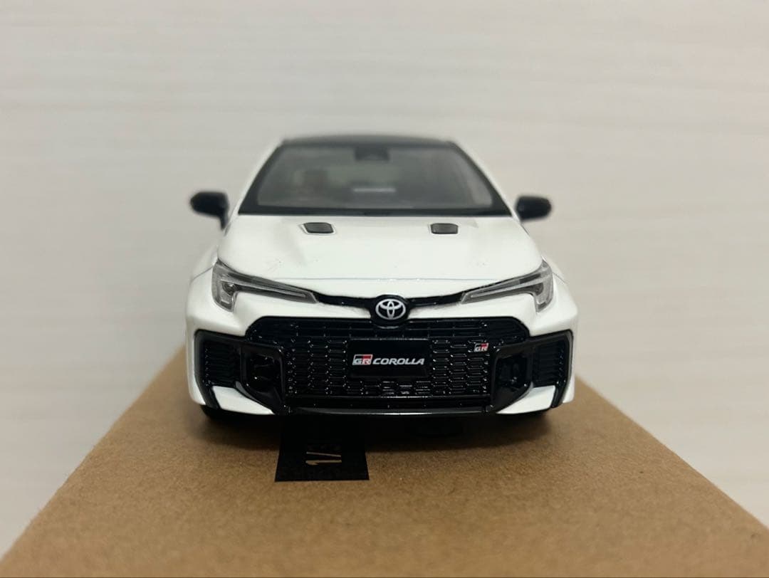 GRカローラ 後期型 1/30 ミニカー スーパーホワイトⅡ 新品・非売品