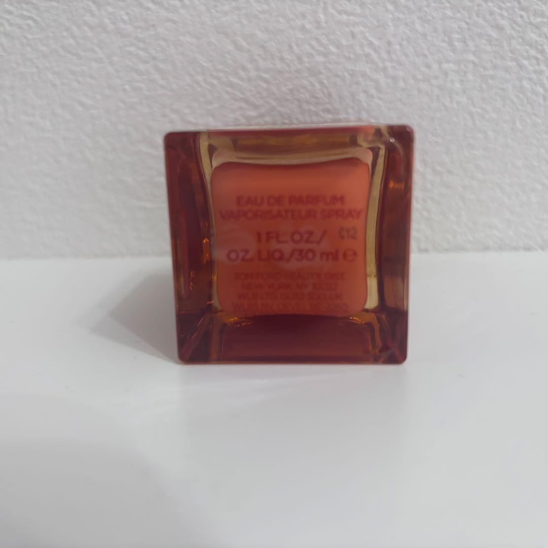 トムフォード　ビターピーチ　オードパルファムスプレィ　30ml 残量9割以上