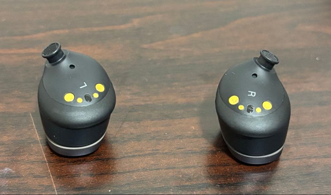 Bowers&Wilkins PI8 ブラック