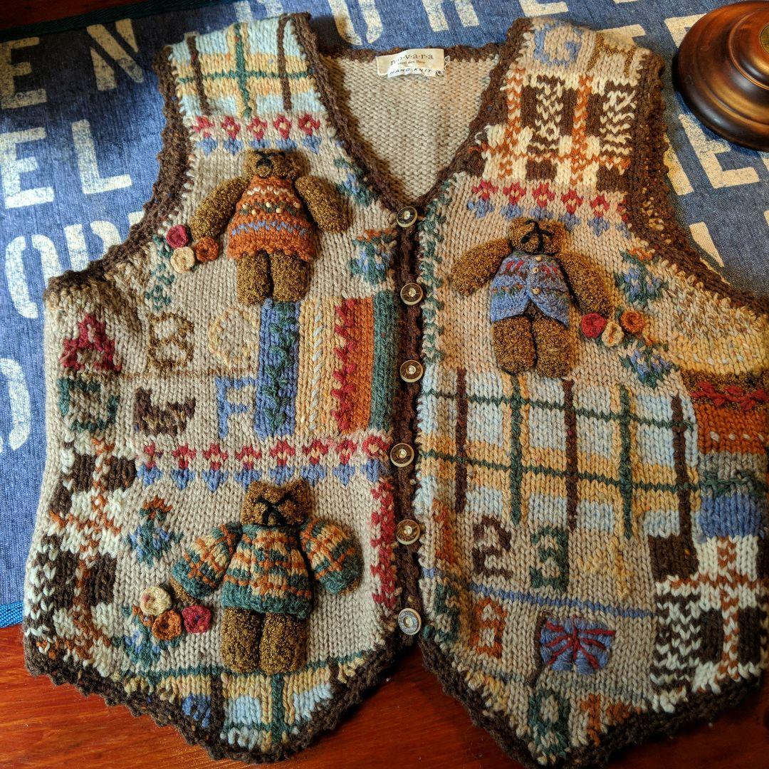 ねねnovaraテディベアニットべスト＆ブルーベリーファーム赤カーディガン