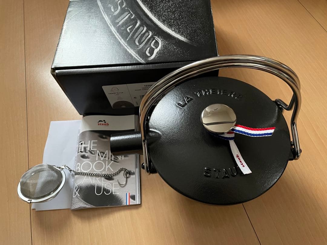 美品　ストウブ　Staub ケトル　ラウンドティーポット　ブラック　黒