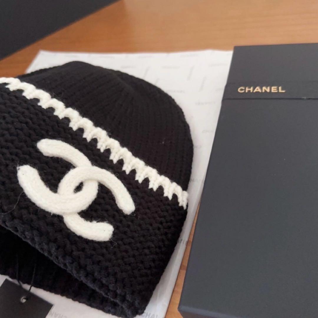 CHANEL 黒 ニット帽 ロゴ入り 値下げしてます