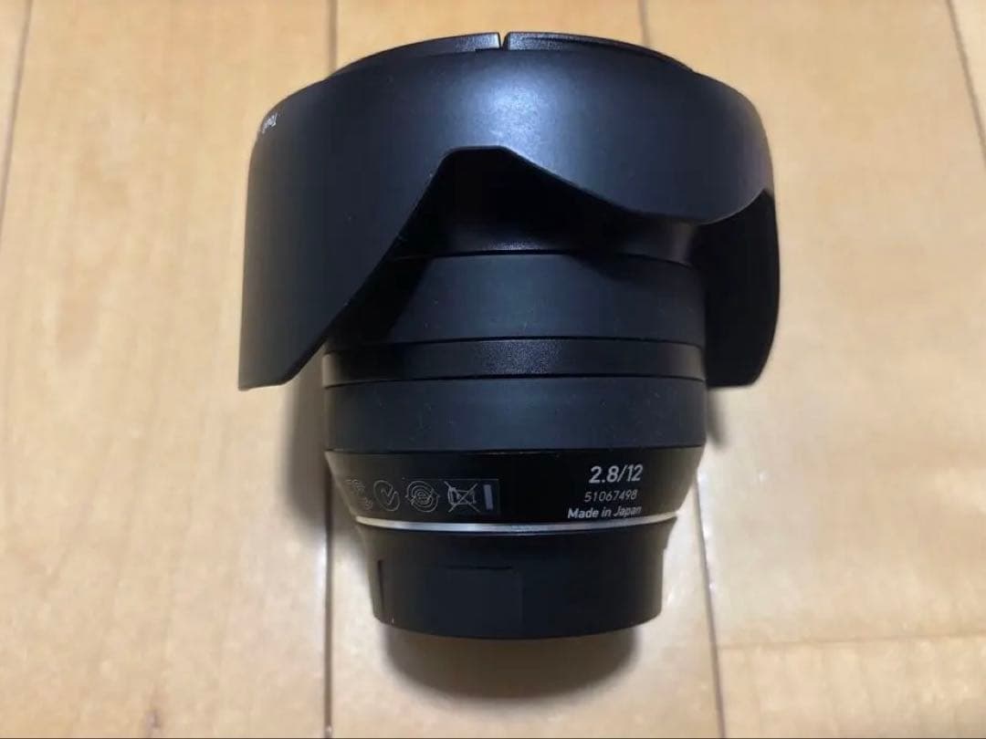 カールツァイス　xマウント12mm F2.8 単焦点レンズ