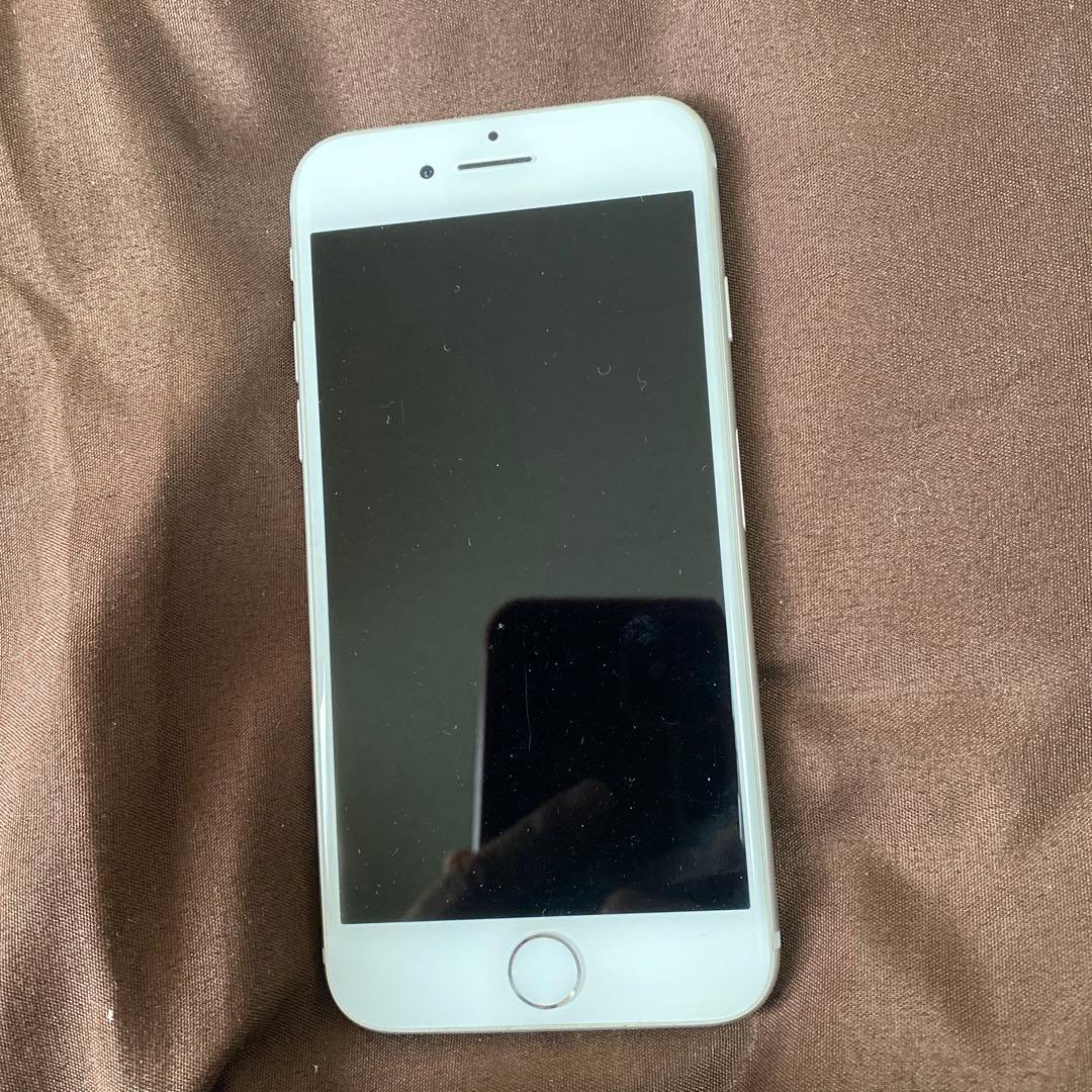 Apple iPhone 7 シルバー