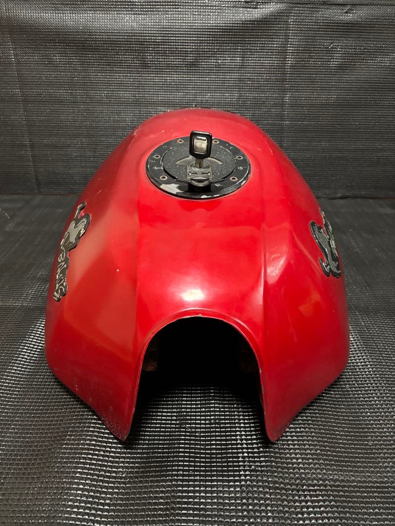 kawasaki バリオス1型 2型 燃料タンク エンブレム/キャップ付き！