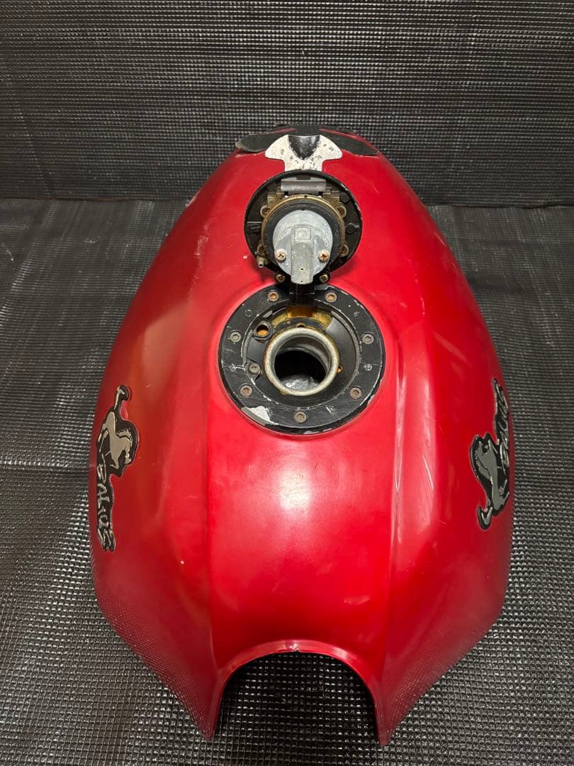 kawasaki バリオス1型 2型 燃料タンク エンブレム/キャップ付き！