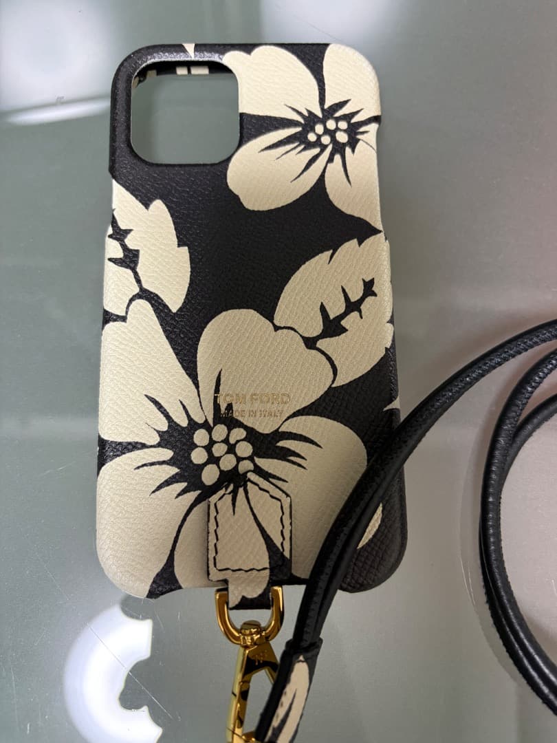 TOM FORD フローラルプリント レザーケース iPhone13ケース