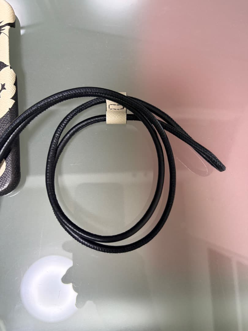 TOM FORD フローラルプリント レザーケース iPhone13ケース