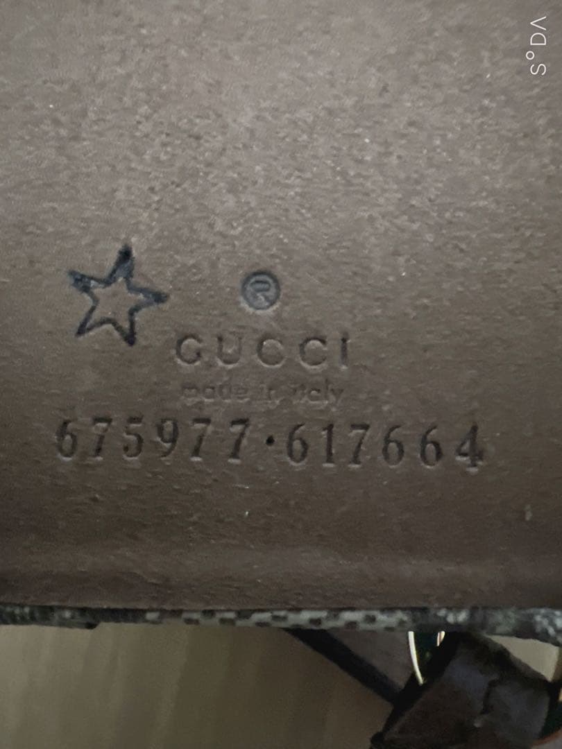 GUCCI iPhoneケース ストラップ付き