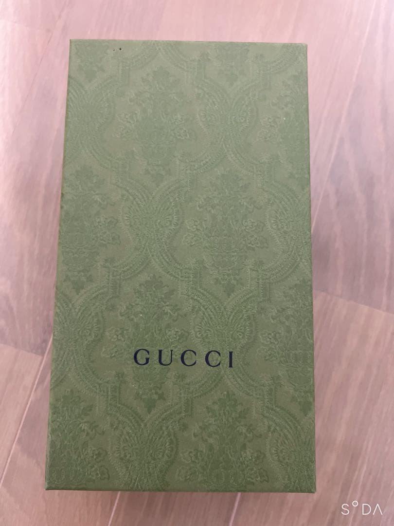 GUCCI iPhoneケース ストラップ付き