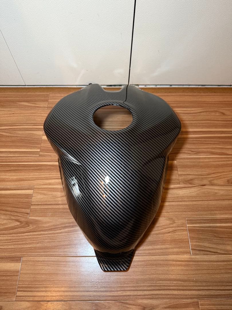 カーボンファイバー タンク ブラック