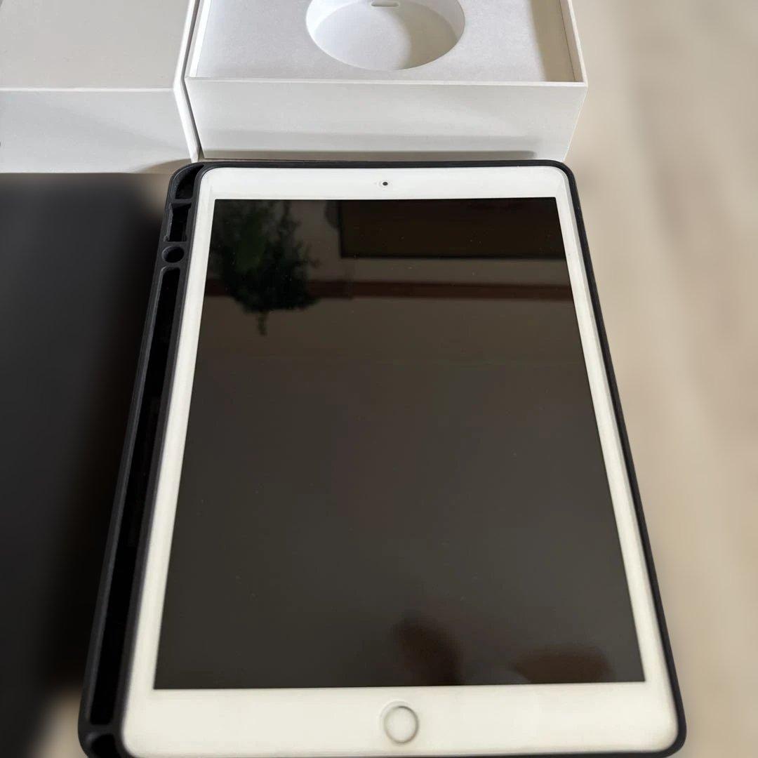 iPad本体+保護ケース付き＋保護フィルム付き 7世代MW752J/A 32GB