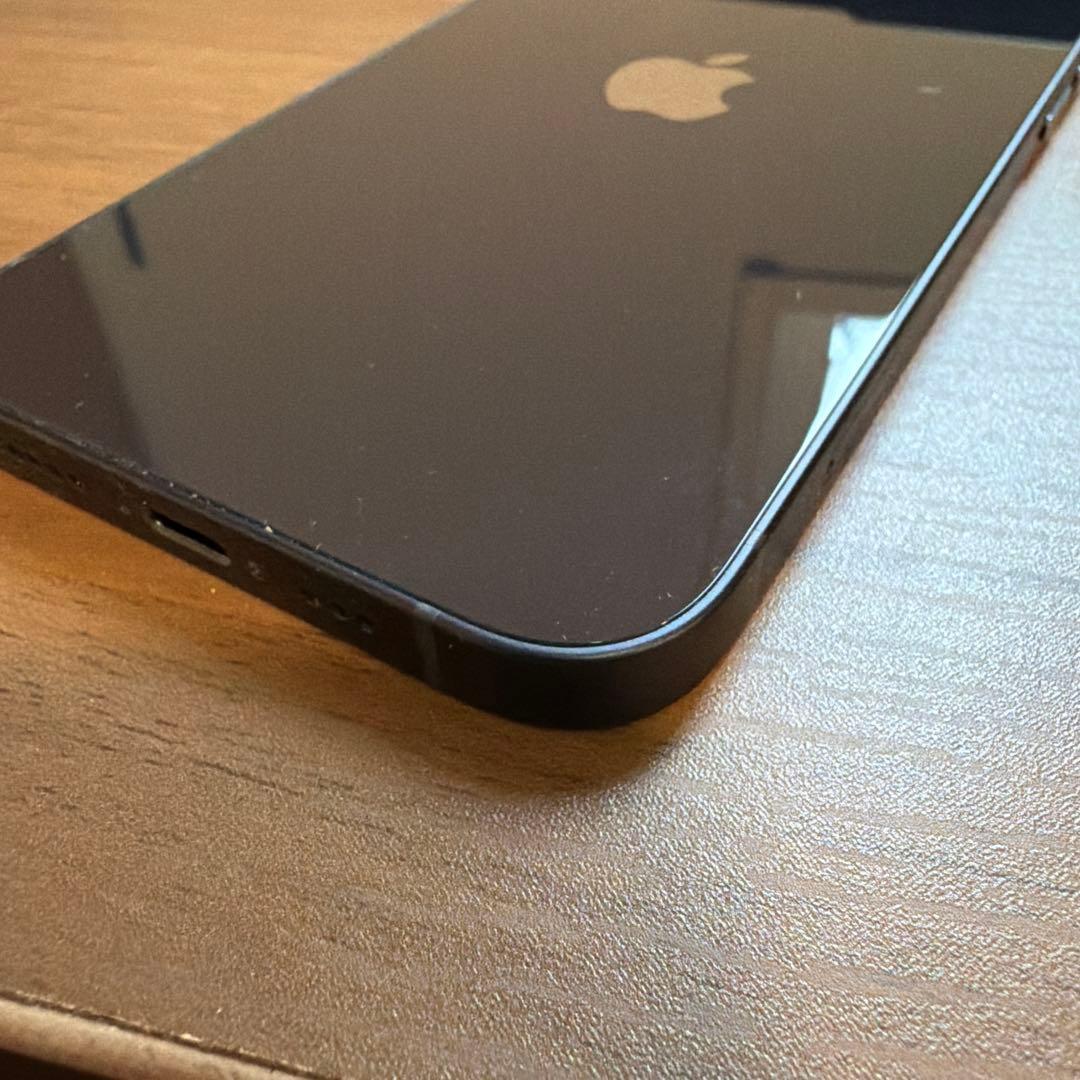 【美品】Apple iPhone 12 64GB ブラック