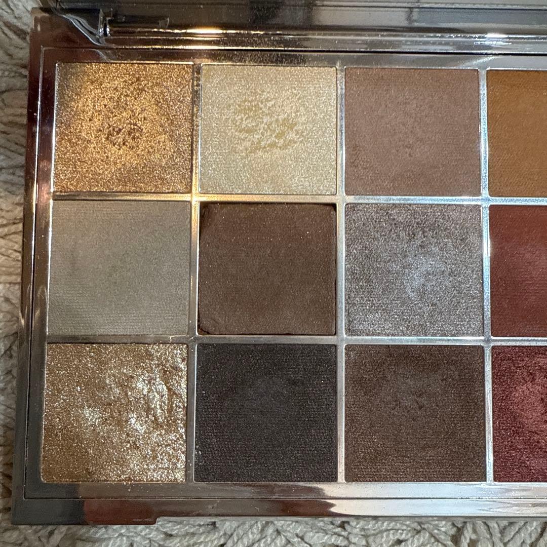 BYREDO BIBLIOPHILIA アイシャドウパレット