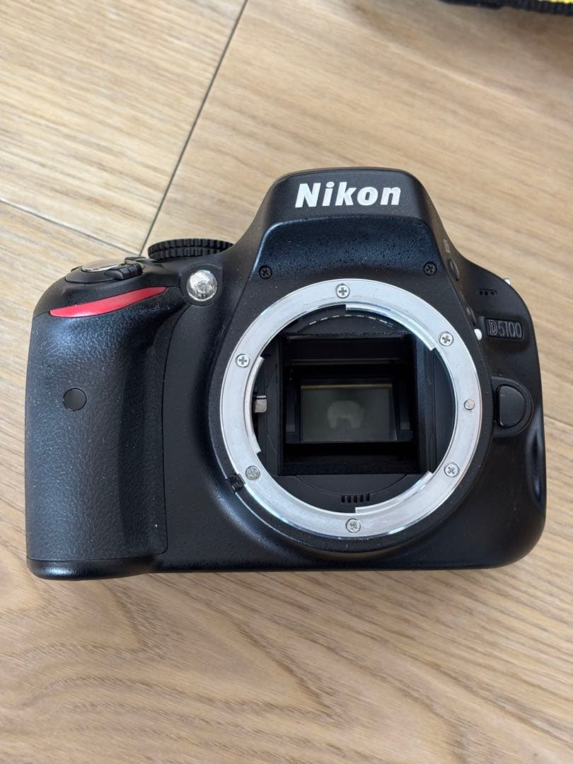 Nikon D5100 デジタル一眼レフカメラ 18-55mm VRレンズ付き
