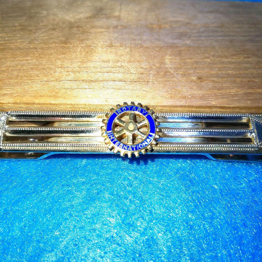 古いロータリークラブ 金&銀製ネクタイ止め (ネクタイピン) 桐箱入り