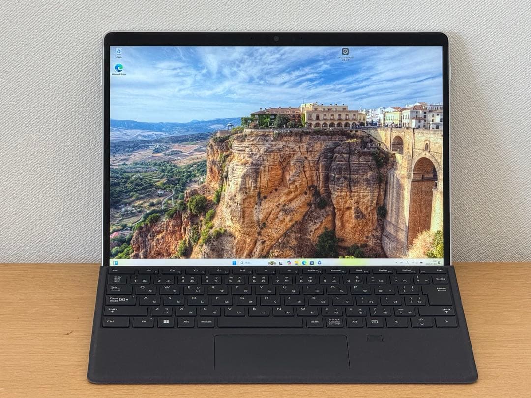 美品：Surface Pro8 Core i5-1145G7/8GB/256GB