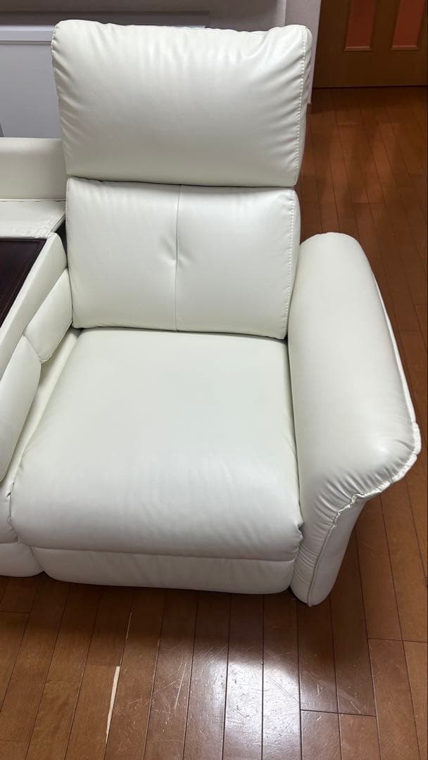 ニトリ 電動リクライニングソファ　3人掛けテーブル付※商品の説明確認してください