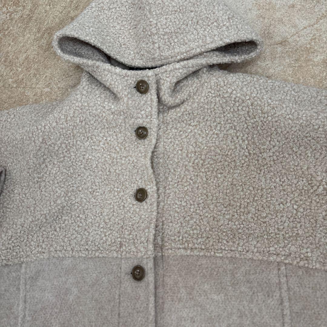 フード付きベージュボアコート