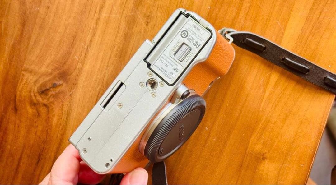 【美品】Fujifilm X-A2 カメラ 2本レンズ付き+バッテリー2個付き