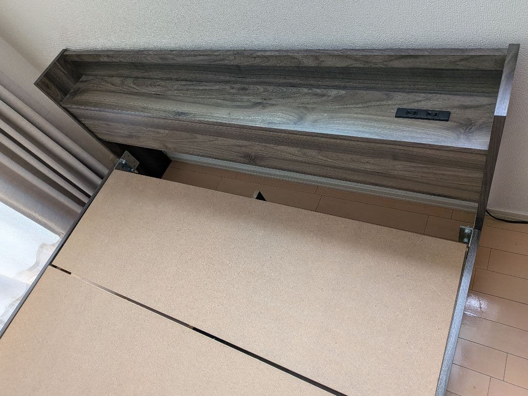 【引取専用】ライトグレー ダブルベッドフレーム 引き出し・コンセント付き