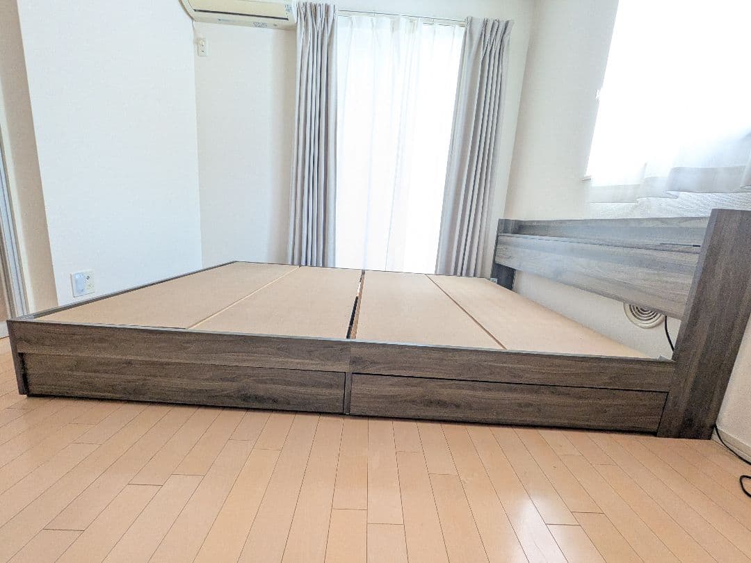 【引取専用】ライトグレー ダブルベッドフレーム 引き出し・コンセント付き