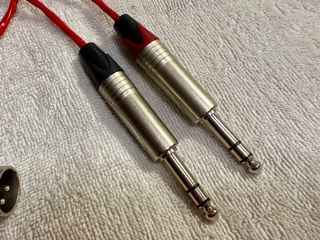 @l ***様 リクエスト ベルデンXLRケーブル２本 と TRSケーブル８本