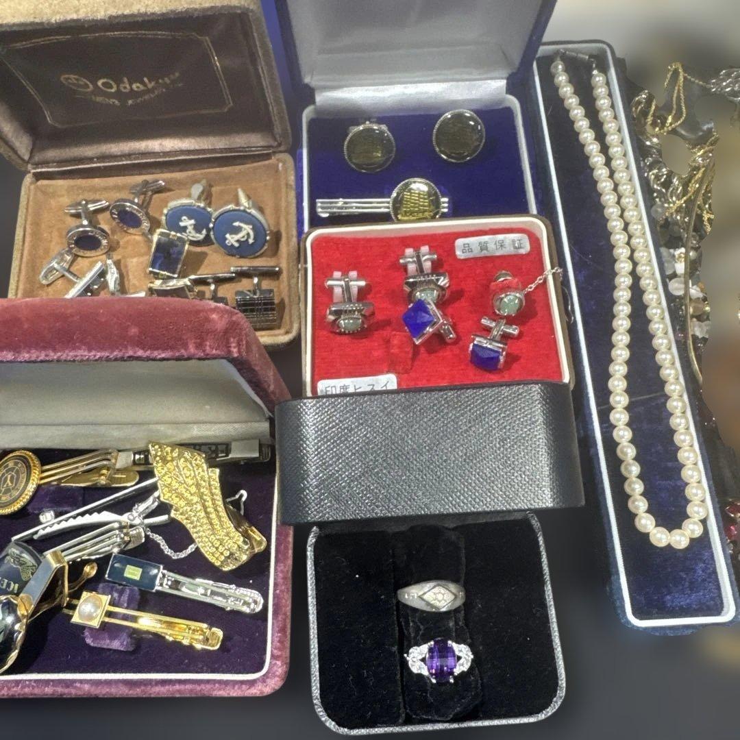 2968★昔のアクセサリー　大量まとめ売り★ケース込み約3.7kg★整理品　遺品