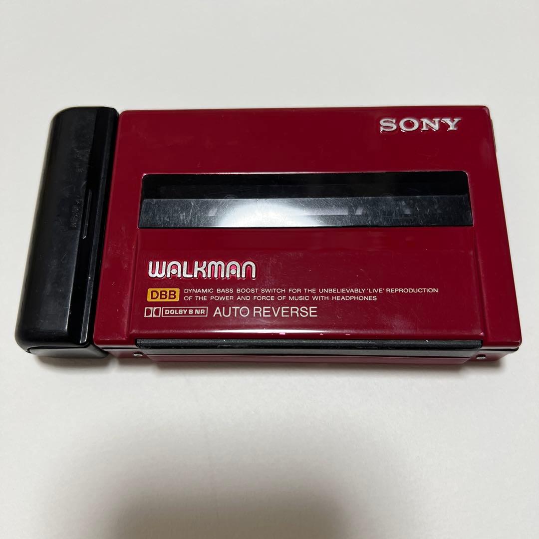 ウォークマン赤　SONY WALKMAN DBB オートリバース　【ジャンク品】