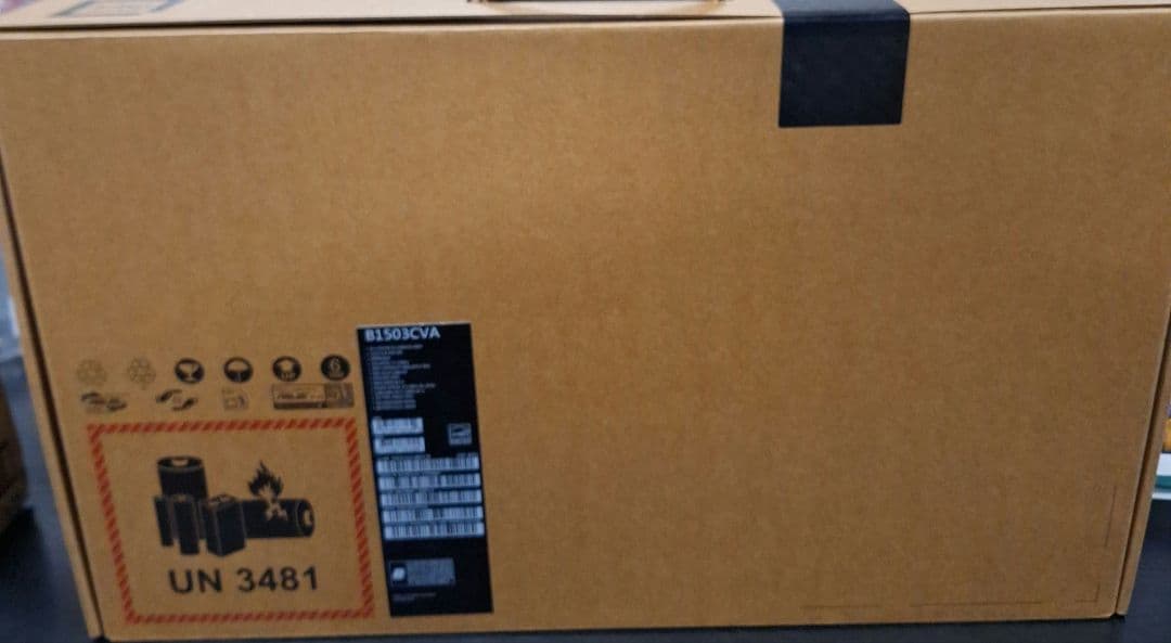 ASUS ExpertBook B1 15.6インチ ノートPC