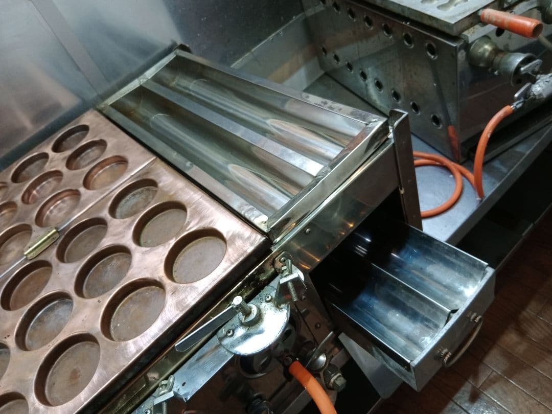ごぉ　業務用ガス式　大判焼き機　今川焼き機　回転焼き