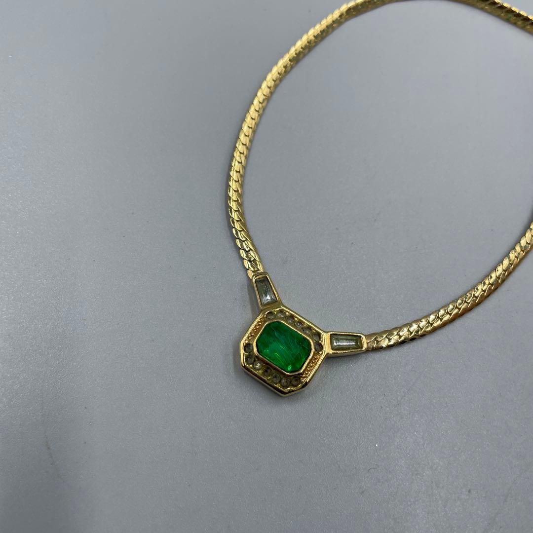 27 訳ありクリスチャンディオール　グリーンストーン付きネックレス