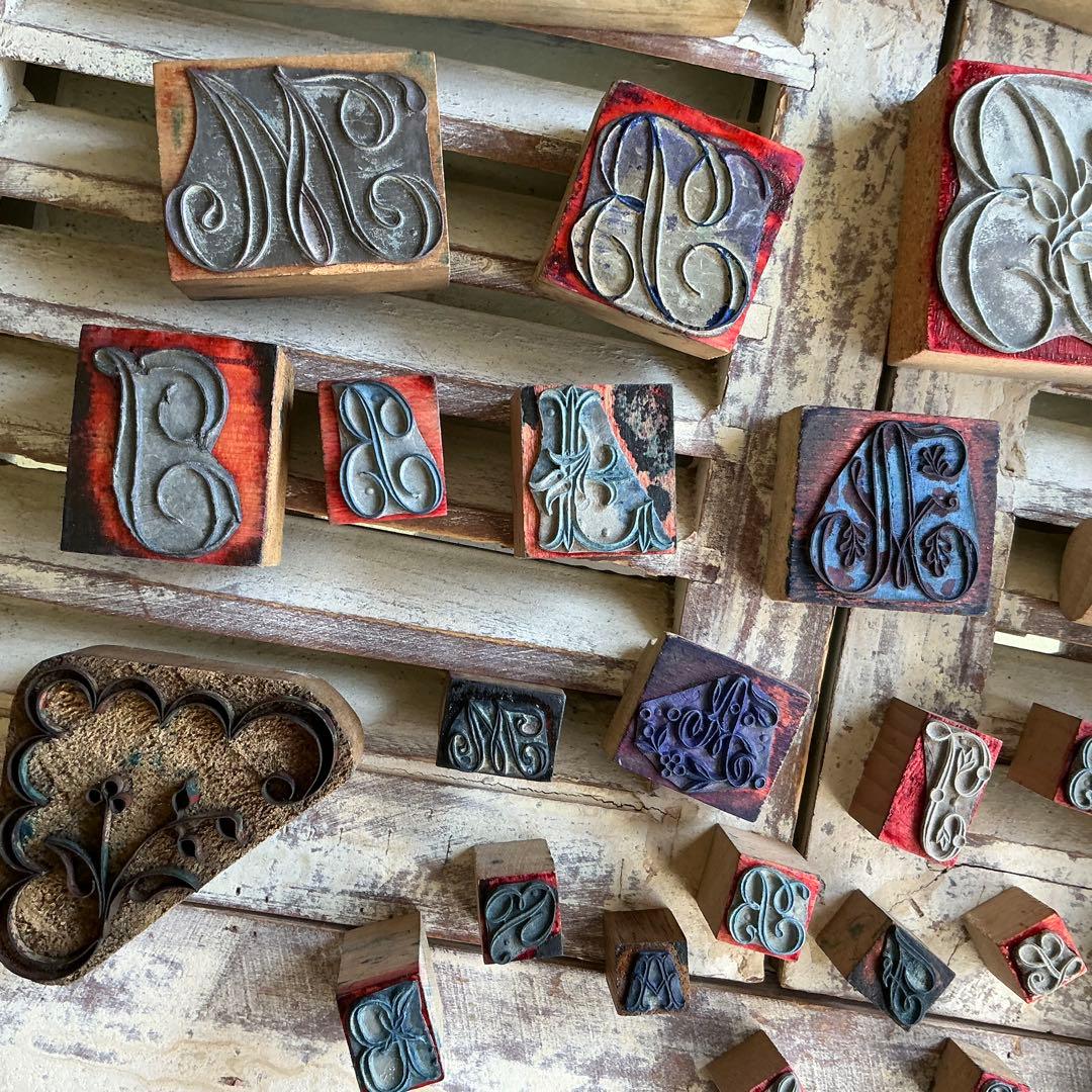 ♡沢山♡　フランス　アンティーク　刺繍　イニシャル　モノグラム　スタンプ