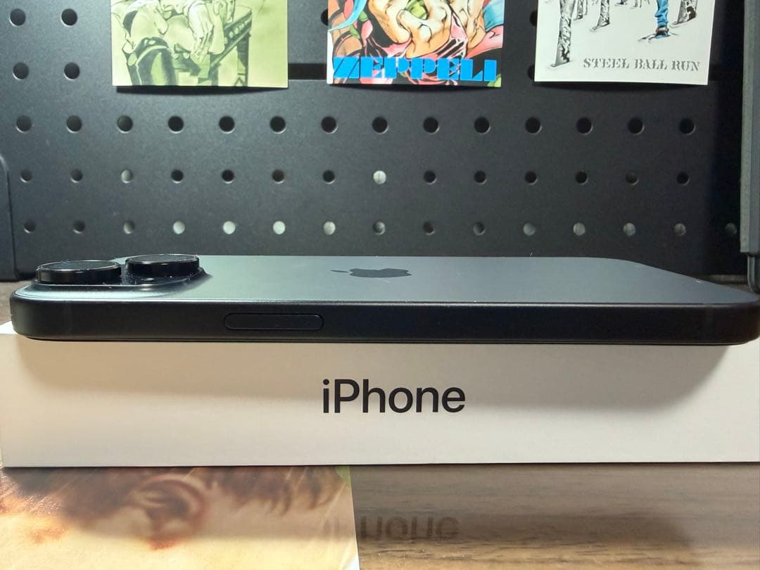 iPhone 15 256GB ブラック ※ガラスフィルム・ケース・箱付き