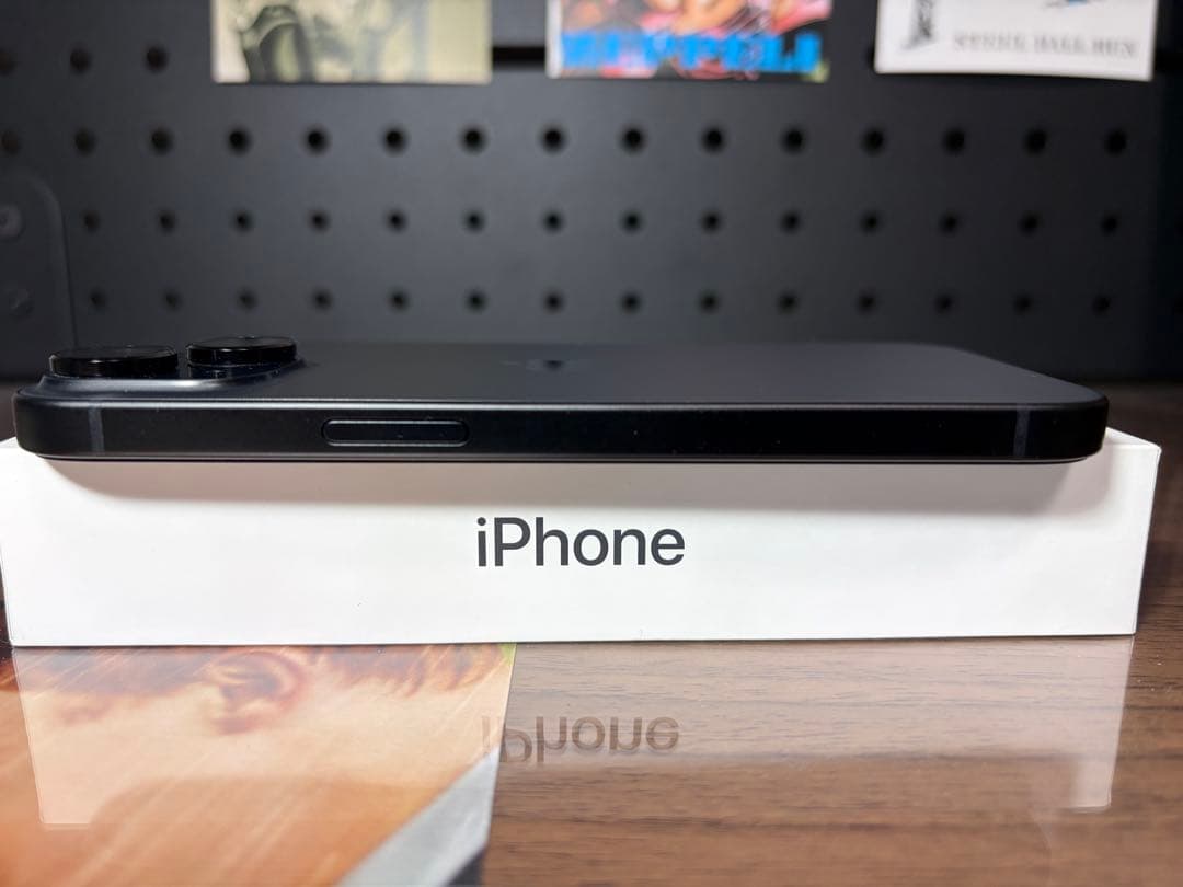 iPhone 15 256GB ブラック ※ガラスフィルム・ケース・箱付き