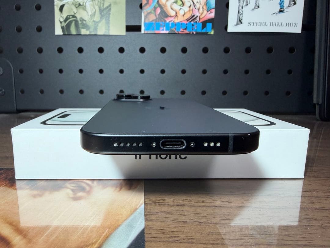 iPhone 15 256GB ブラック ※ガラスフィルム・ケース・箱付き