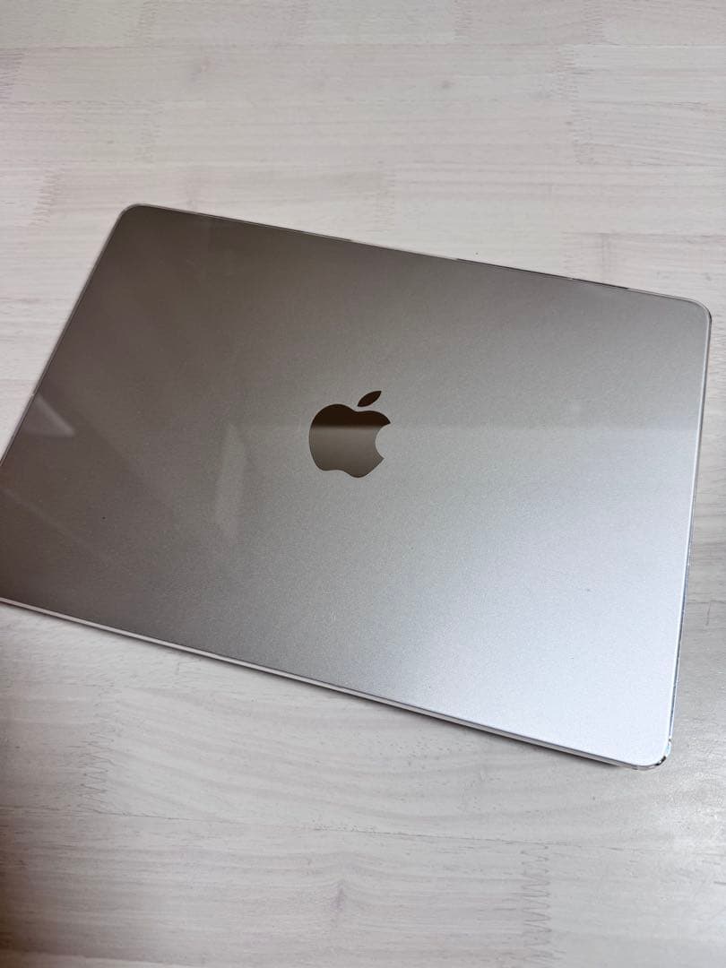 Apple MacBook Air M2 8GB ゴールド