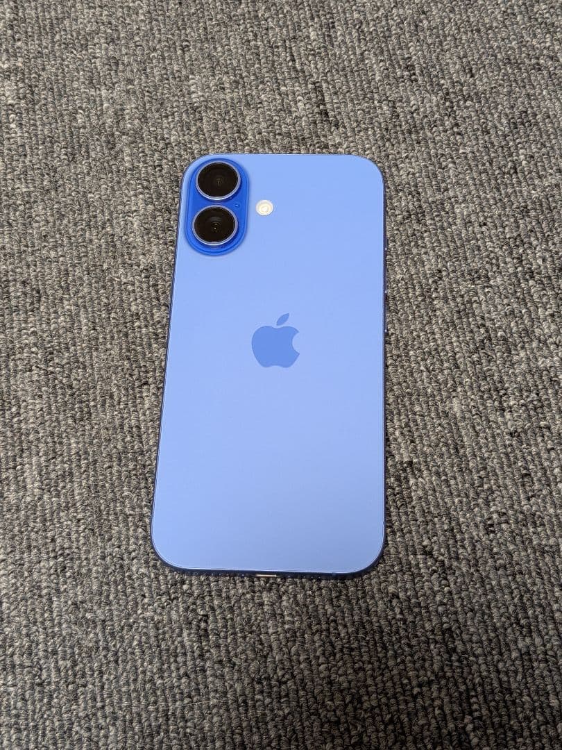 iPhone16 256GB ウルトラマリン SIMフリー ほぼ新品　ケース付き
