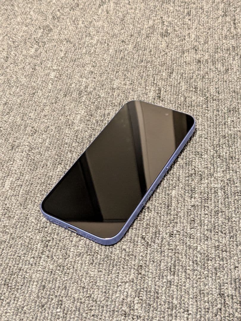 iPhone16 256GB ウルトラマリン SIMフリー ほぼ新品　ケース付き