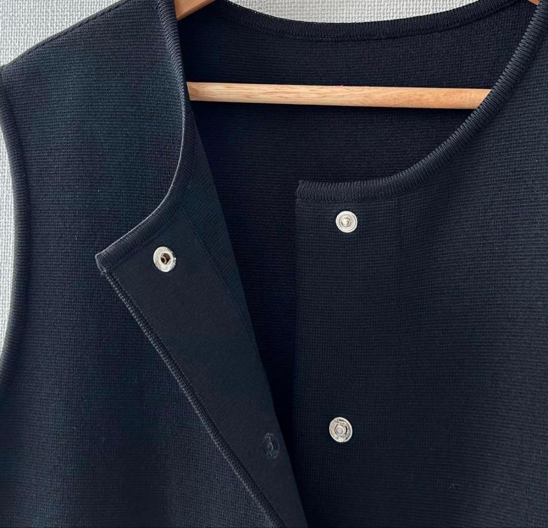 ADORE ペプラムニット　ジレ　ベスト　黒　38