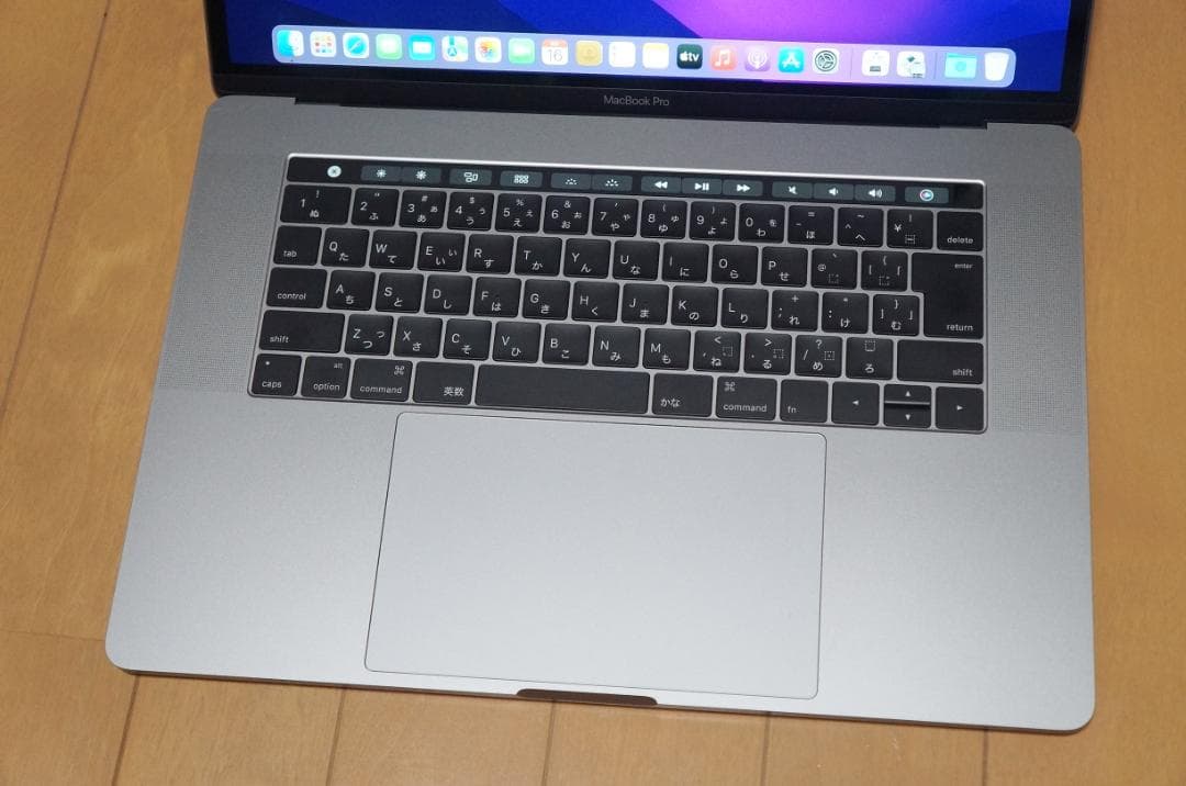 MacBook本体 MacBook Pro 15 i7 16G 512G Raedon Office